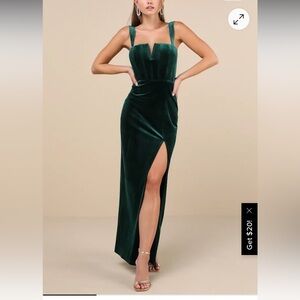 Elegant Green Velvet Evening Dress